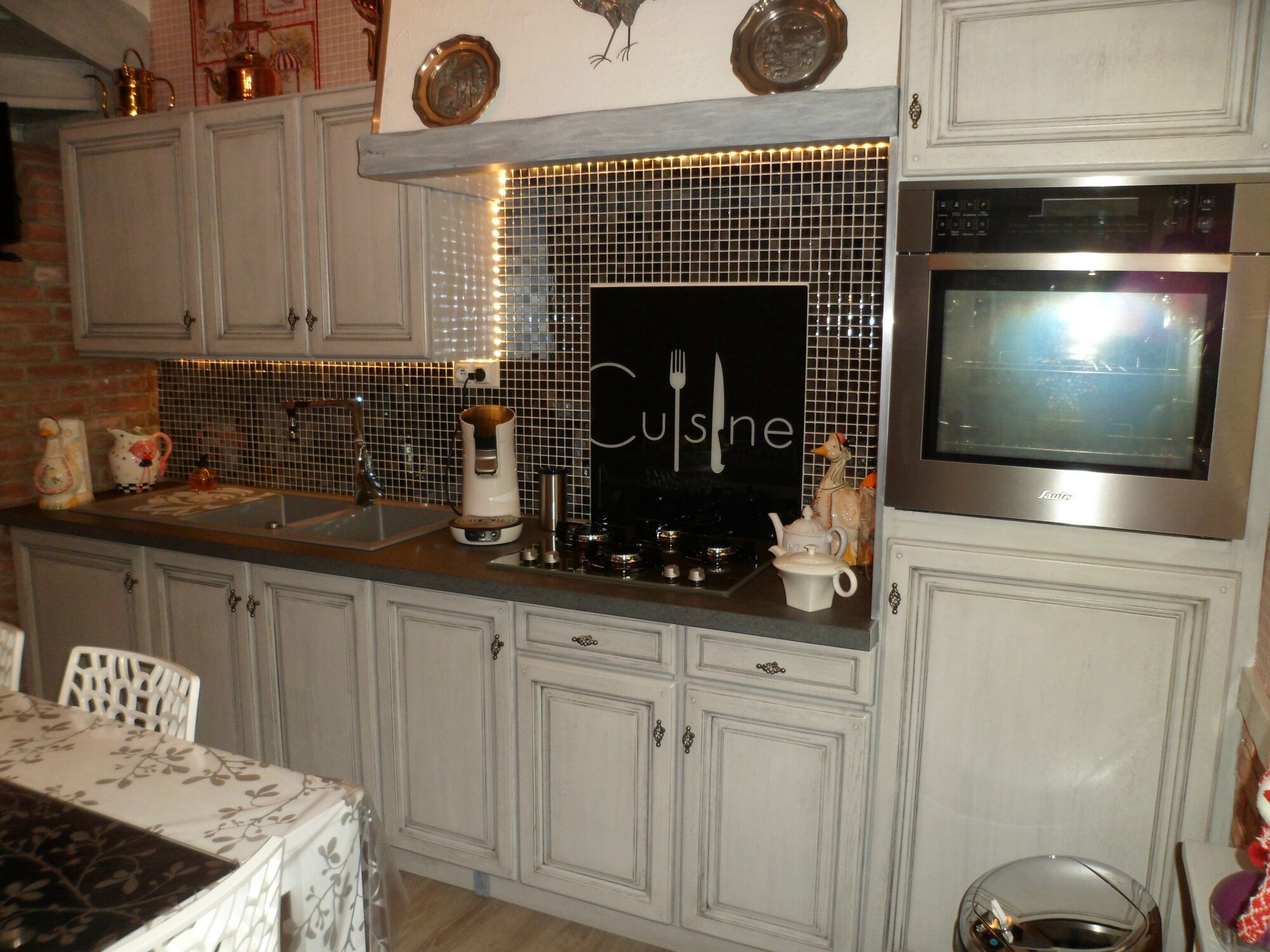 Et encore une jolie cuisine!!perle deco carbone relook meubles62