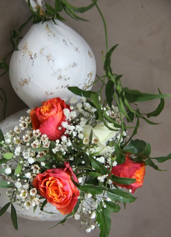 Suspension florale - rose wax et jasmin - création La Saladelle - Atelier floral Perpignan et Pyrénées-Orientales 01