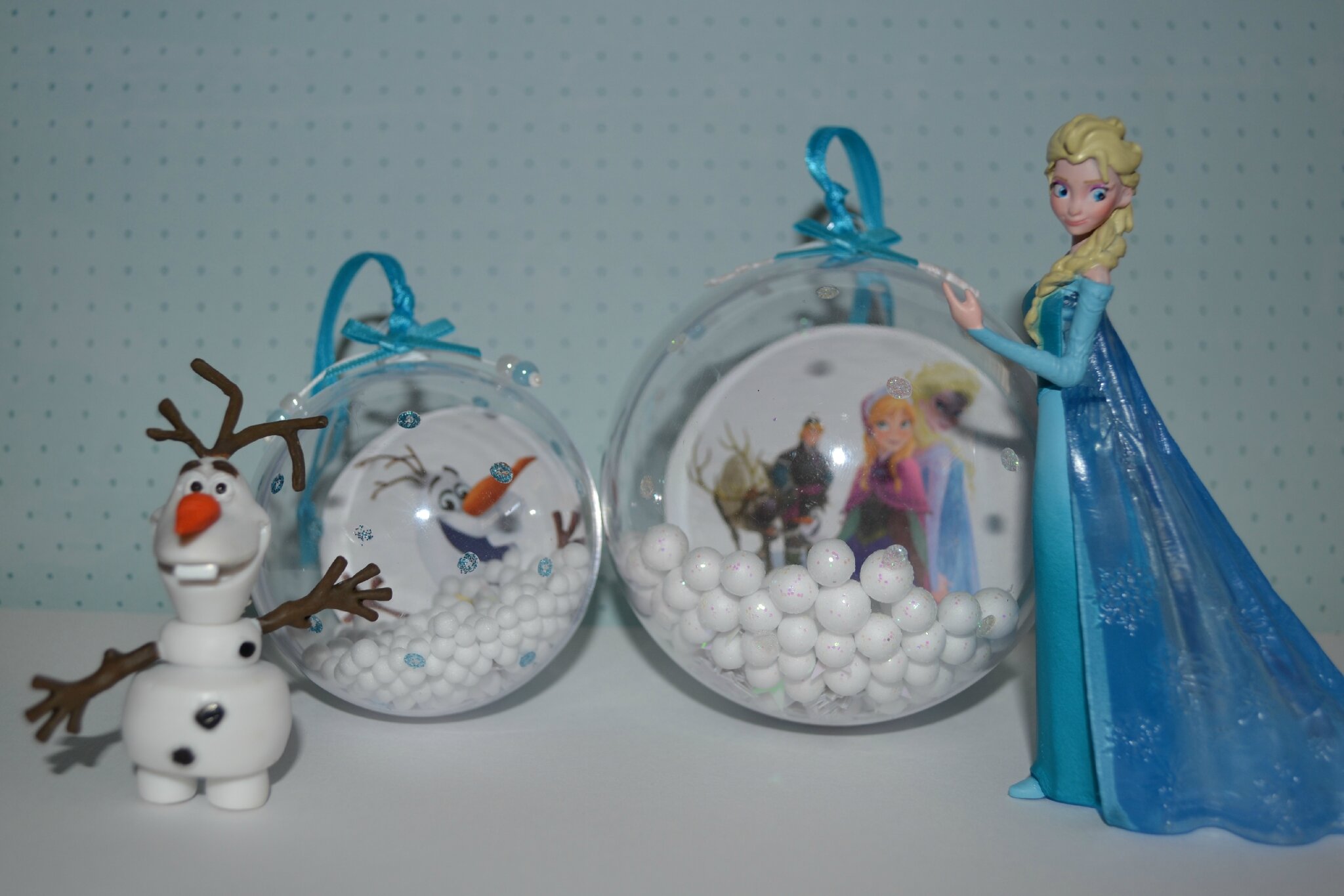 Décoration "chambre enfant": boules "la reine des neiges" album ...