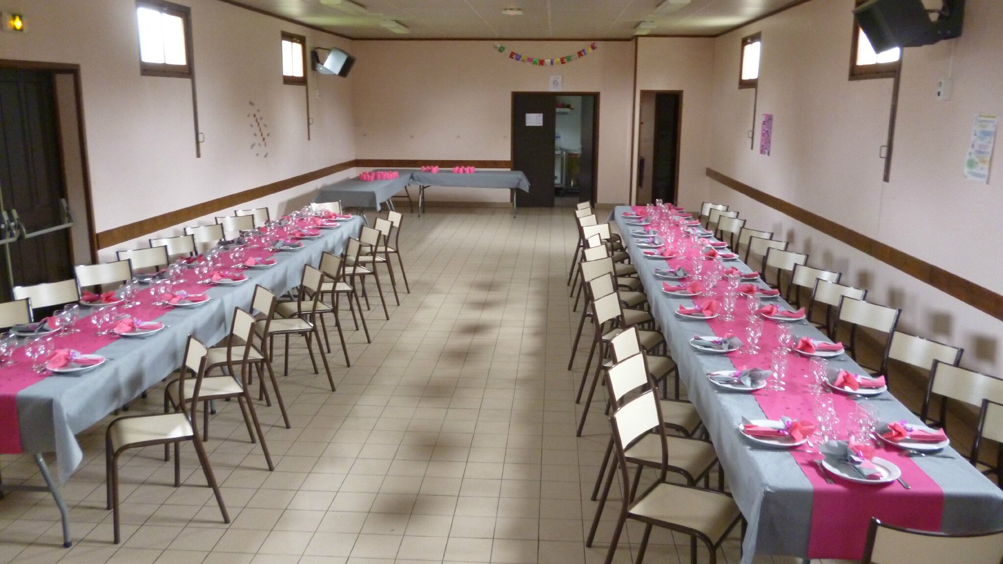 Table des 18 ans de morgane et petites idees deco de salle val ...