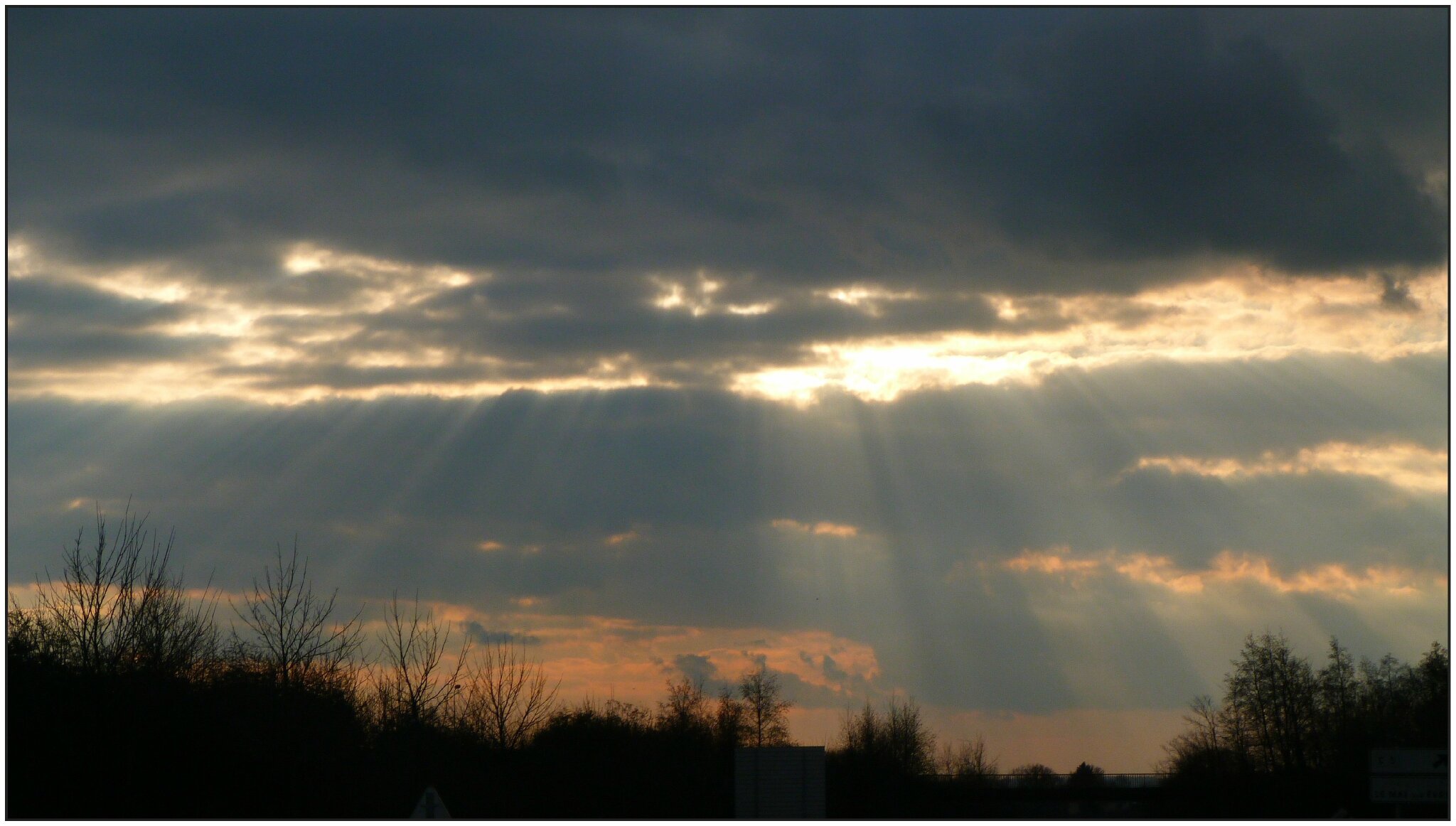 Et Le Ciel S'assombrit LE CIEL S'ASSOMBRIT - Mon univers : Regard sur la Nature, créations