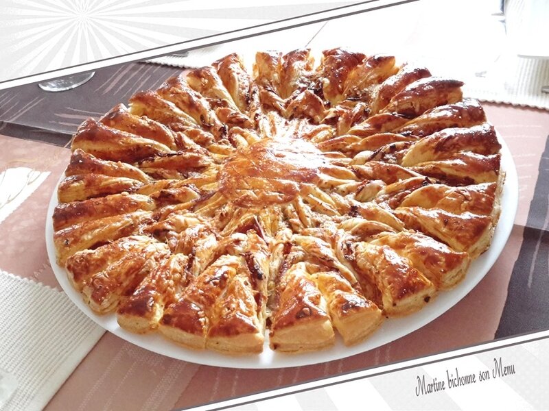 feuilleté soleil (oignon, jambon, comté)1 feuilleté soleil (oignon, jambon, comté)1