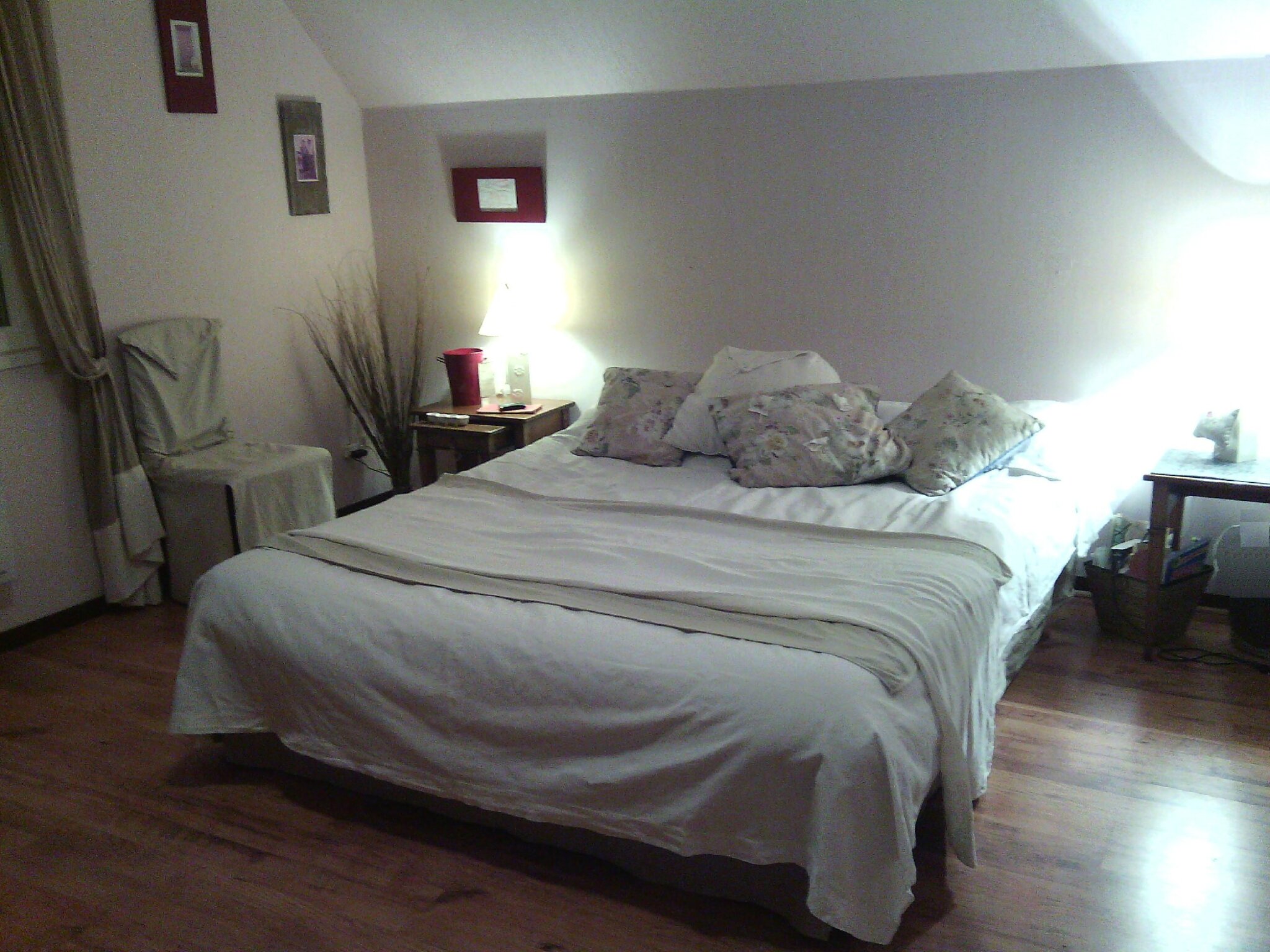 Un lit...dans la chambre dix doigts au dix bis