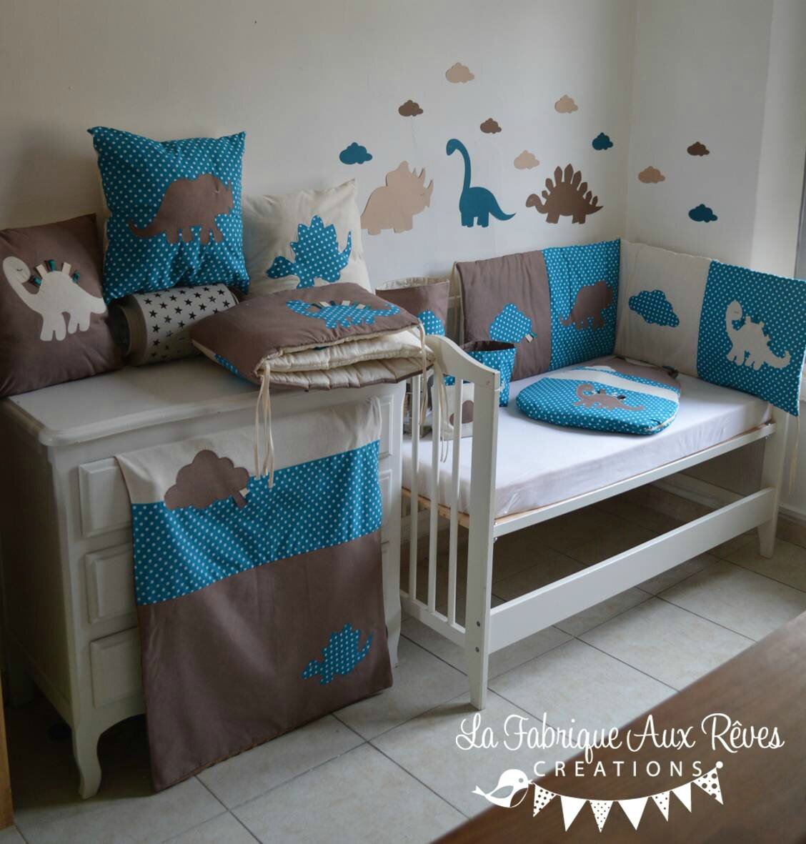 Décoration chambre bébé dinosaure nuage pétrole canard camel ...