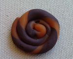 Perle_marron_et_orange_enroul_e