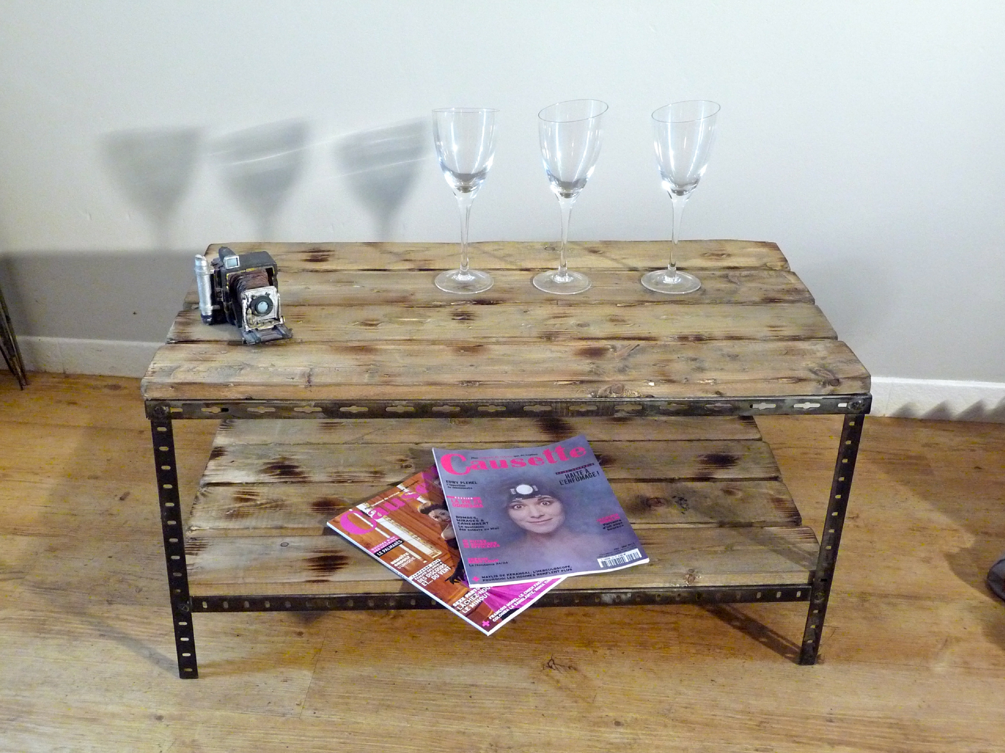 Une table basse ou de chevet industrielle indus home factory