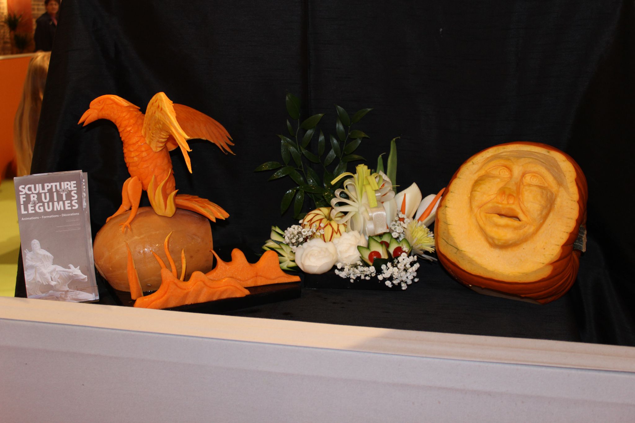 sculpture sur fruits et légumes