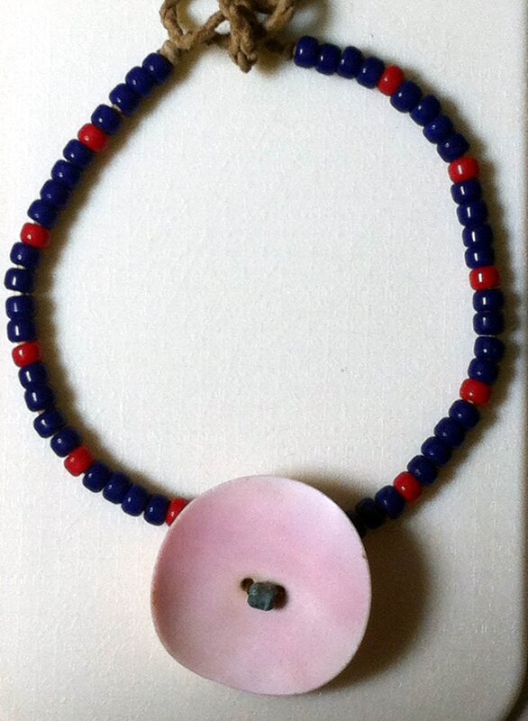 collier avec coquille de moule