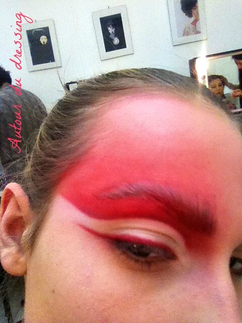 maquillage artistique oiseau rouge etape 1