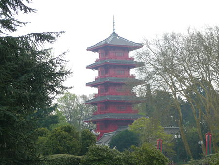 Bruxelles, Pavillon Chinois Et Tour Japonaise - états D'âme