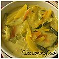 Potage de légumes au curry et au lait de coco