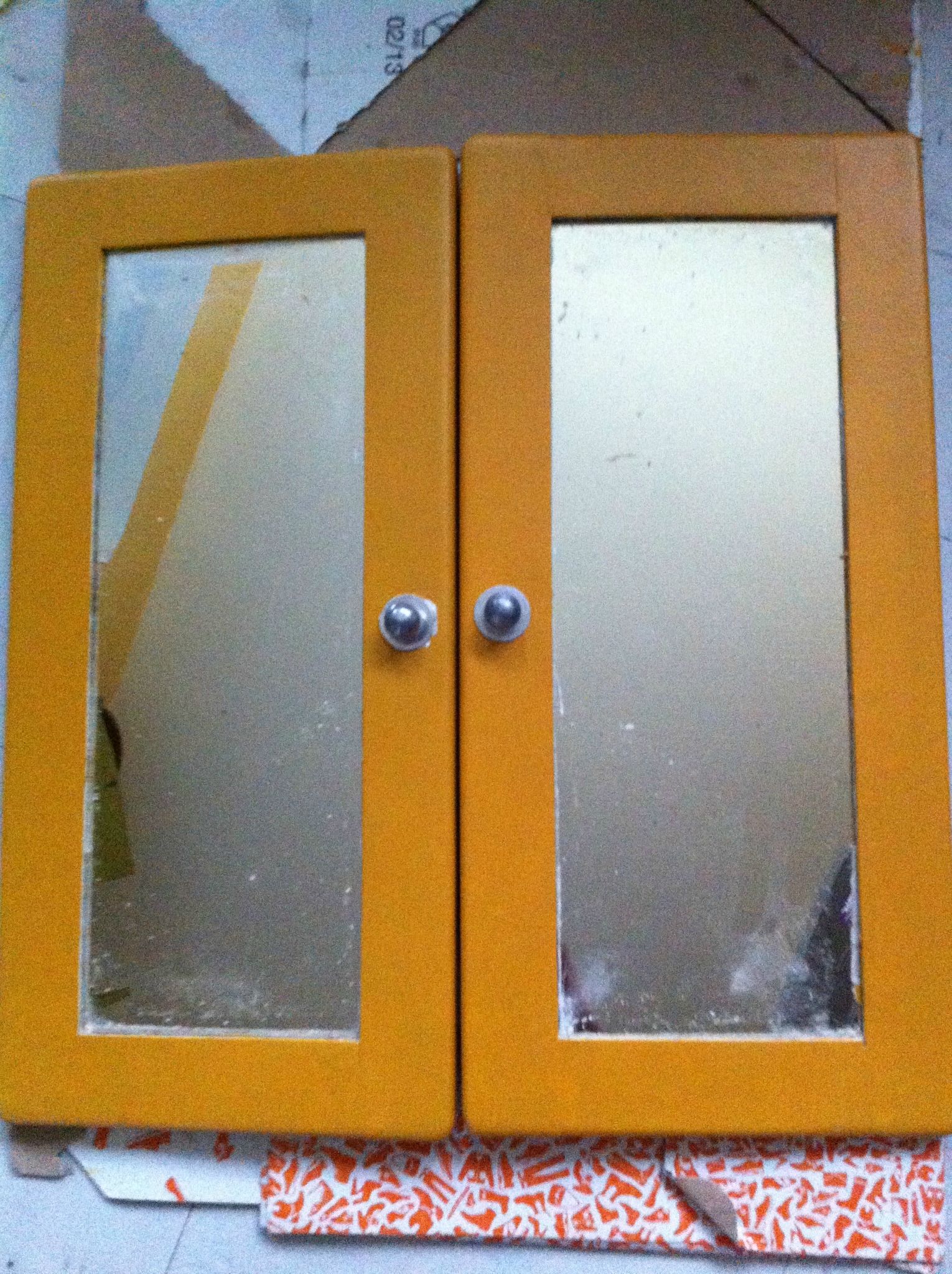 Relooking d'une armoire de salle de bain années 50 merveilles de ...