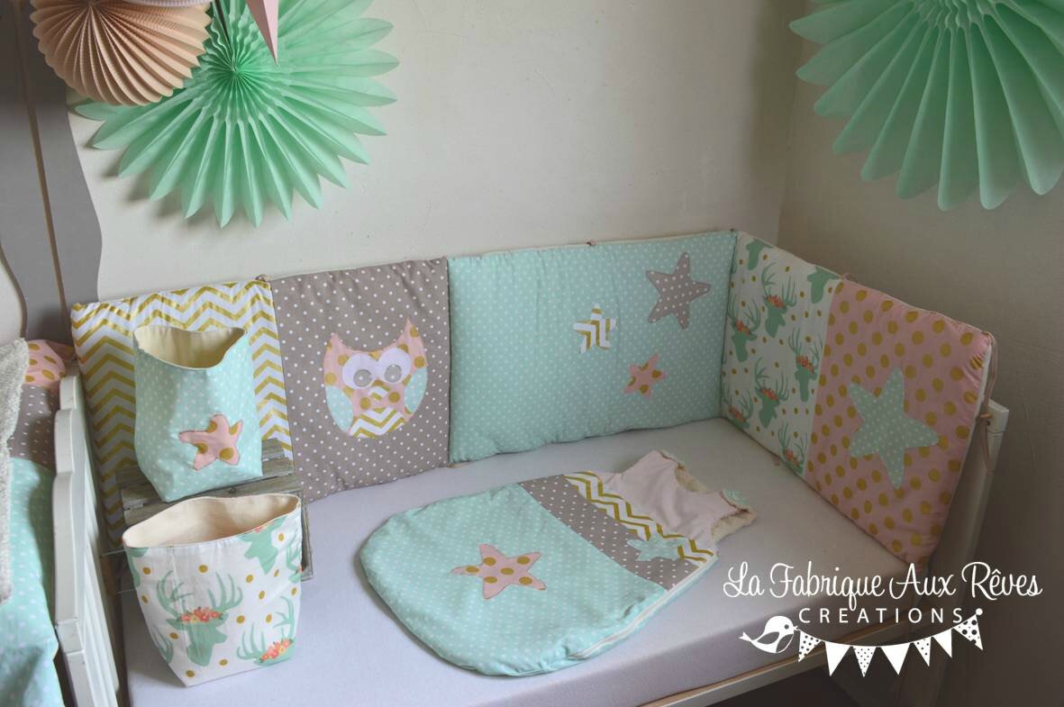 Gigoteuse tour lit linge lit chambre bébé rose poudré vert eau ...