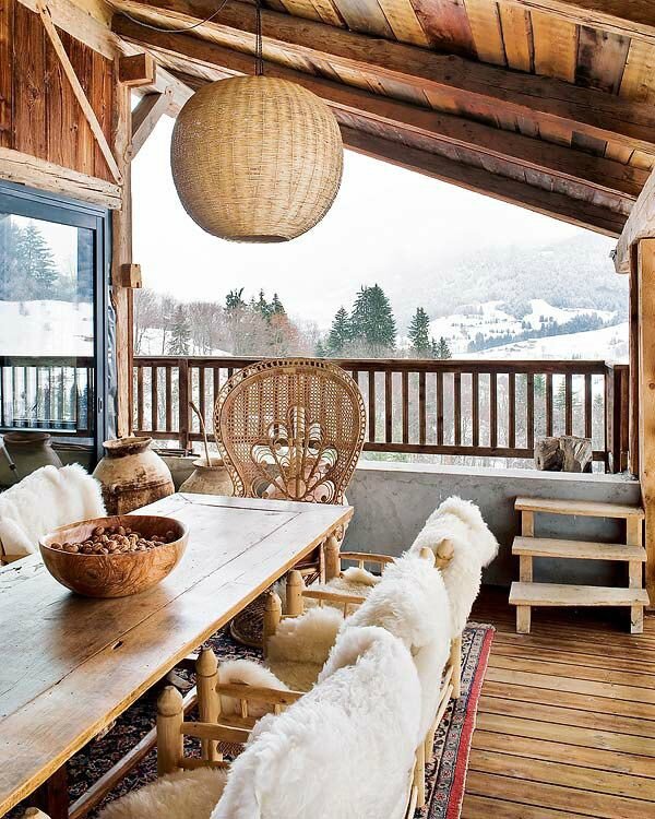 terrasse-repas-fourrure-plaid-table-chaises