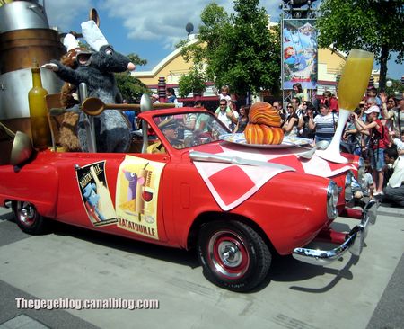 Studebaker champion convertible de 1950 (Ratatouille)(Eurodisney) 01