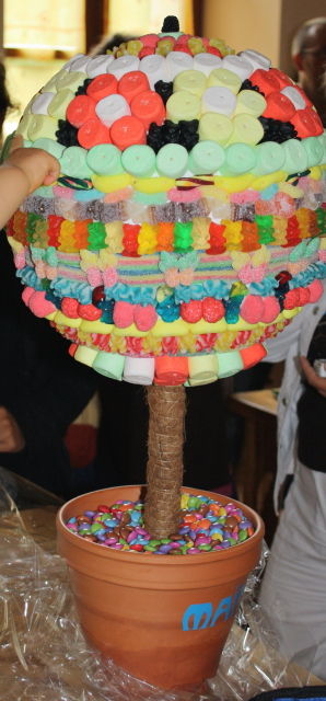 arbre à bonbons pour anniversaire L Arbre A Bonbons Pour Courir Faut Des Vitamines arbre à bonbons pour anniversaire