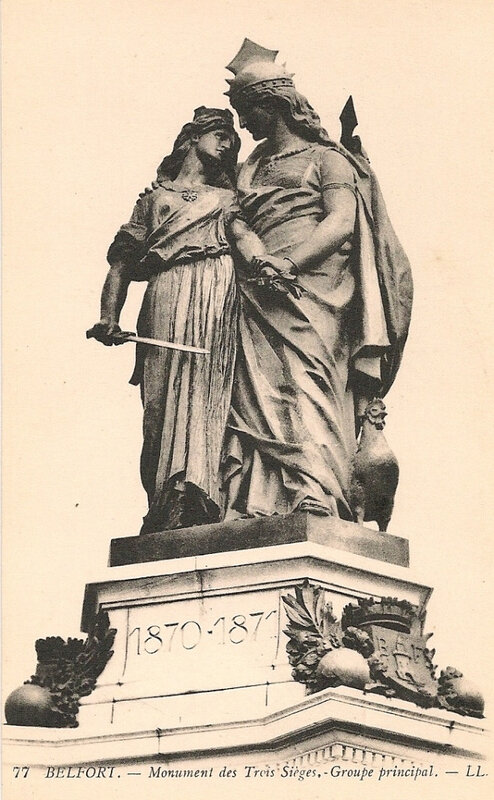 Belfort CPA 9 Monument 3 Sièges Statue groupe principal
