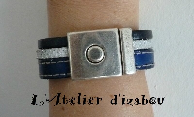 P1150115 Bracelet homme-femme cuir cousu bleu klein, cuir blanc pailleté et cuir bleu marine foncé