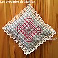 Broderie suisse: petits coussinets