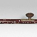 Pipe à opium en bois et incrustation de nacre. travail indochinois, fin du xixe sièclepipe à opium en bois et incrustation de n