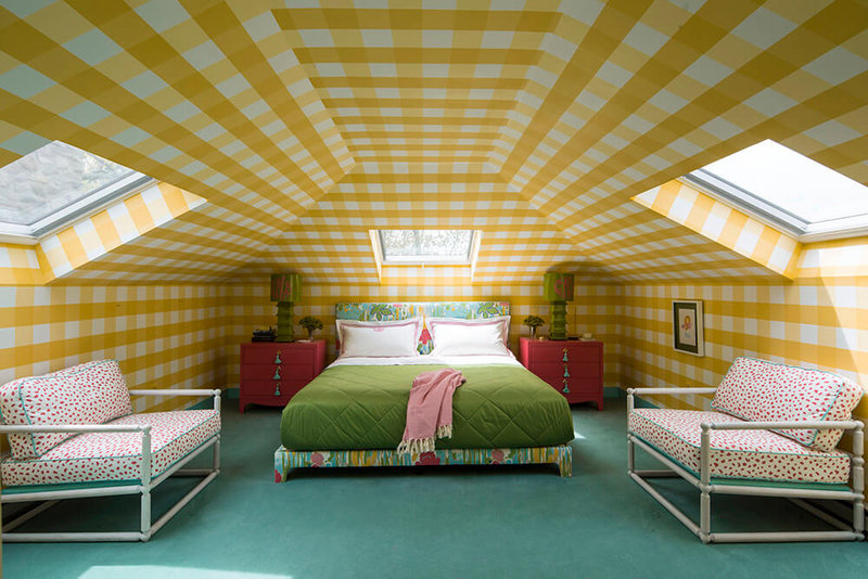 yellowcheckroom
