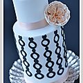 wedding cake blanc noir rose anglaise1