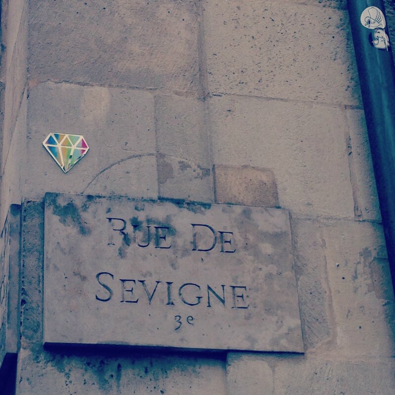 Le Diamantaire multicolore, rue de Sevigne