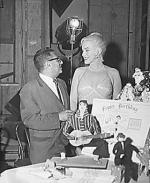 1960-06-01-on_set_LML-birthday_of_MM-033-with_skolsky-1