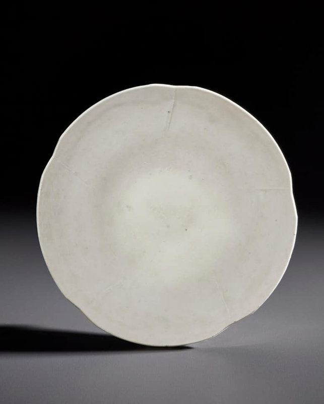 A Northern white ware pentafoil bowl, Northern Song dynasty (AD 960-1127)