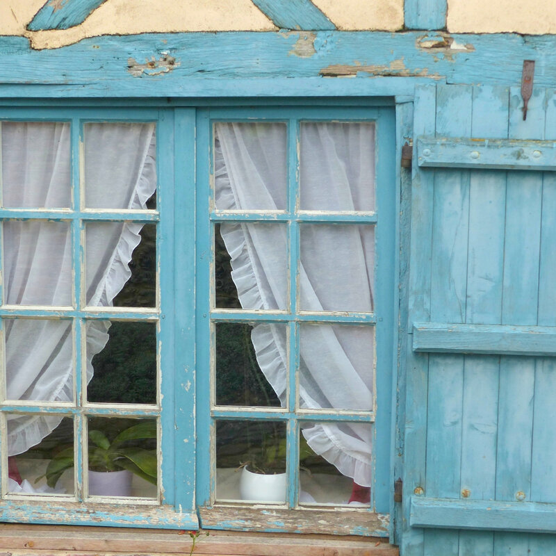 a FENETRES PORTES FLEURIES57