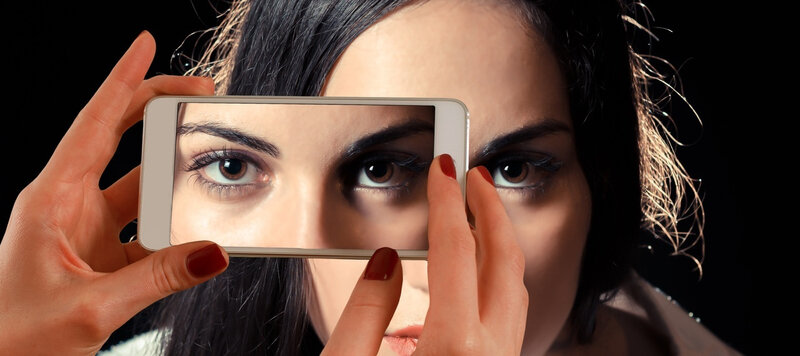 smartphone-mobile-hand-screen-person-girl