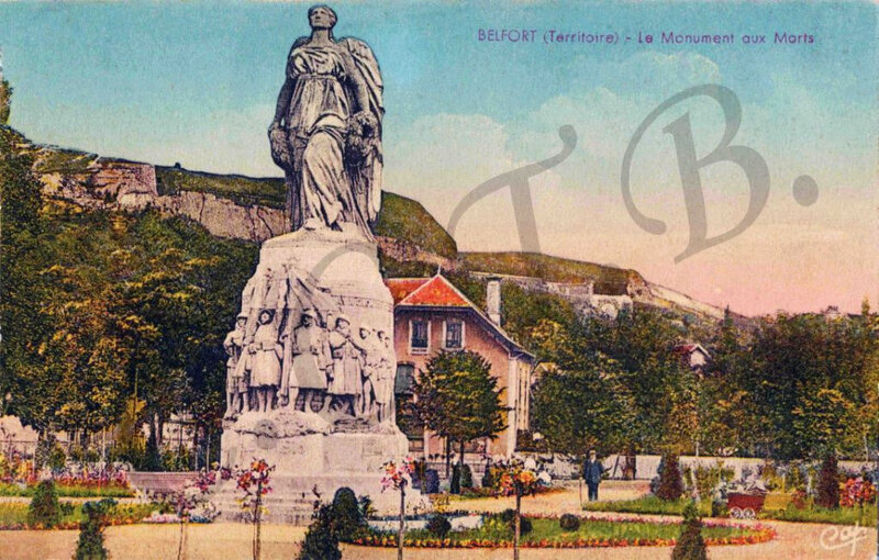 CPA Square du Souvenir 1930-36 Monument CCTB