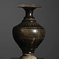 Vase balustre, art khmer, ca 12°-13° siècles