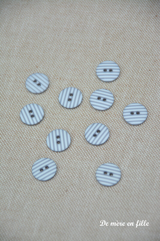 bouton rayé gris