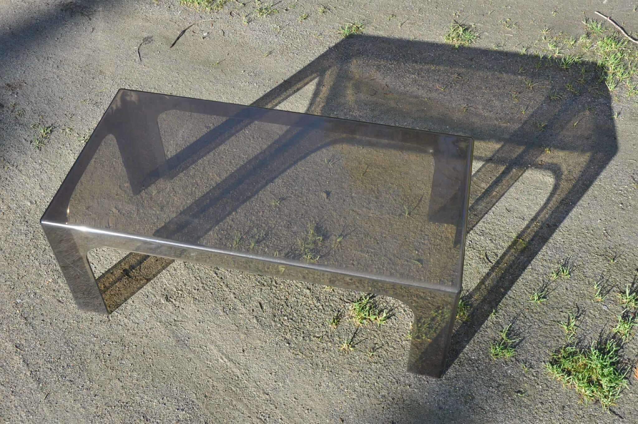 Table Basse Plexiglas Des Annees 70 Article Vendu Antiquites