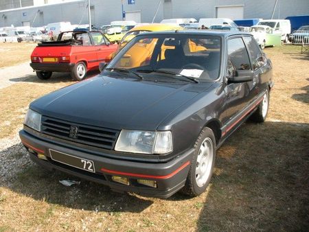 Peugeot309GTs1av