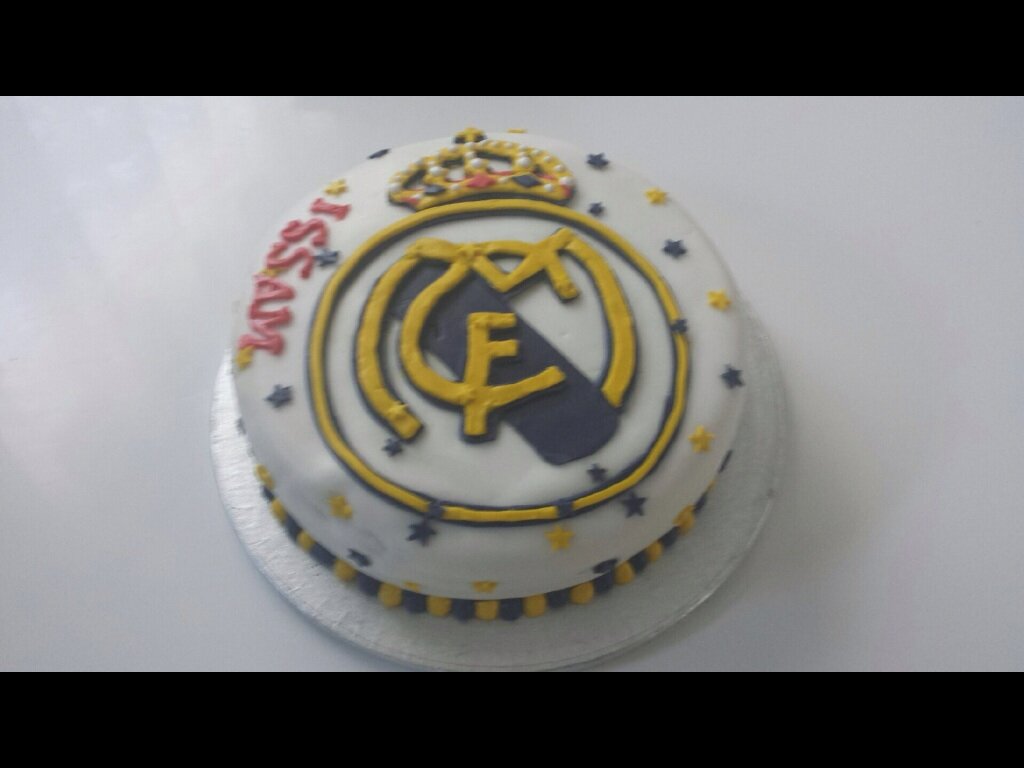 Gateau Anniverssaire Real Madrid Aux Delices De Mina