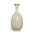 An extremely rare white-glazed pear-shaped vase, Su-Tang dynasty