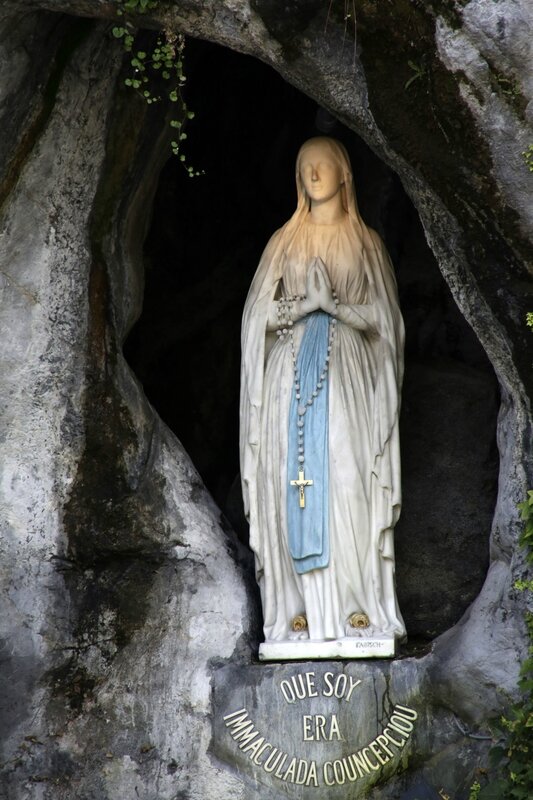 A quoi ressemblait la Vierge de Lourdes ? avecanniefrançoise