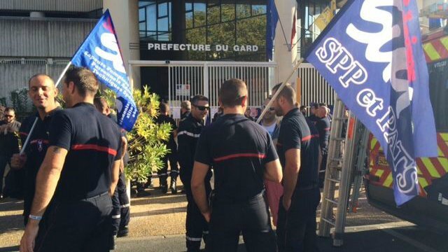 Les sapeurs-pompiers du Gard en grève