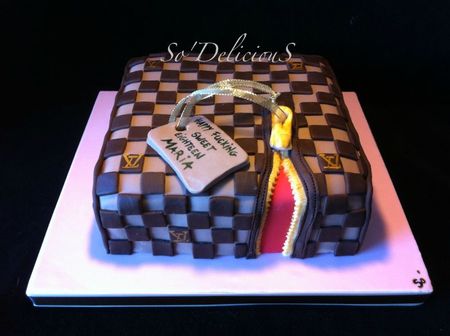 Louis Vuitton Damier Speedy Cake 