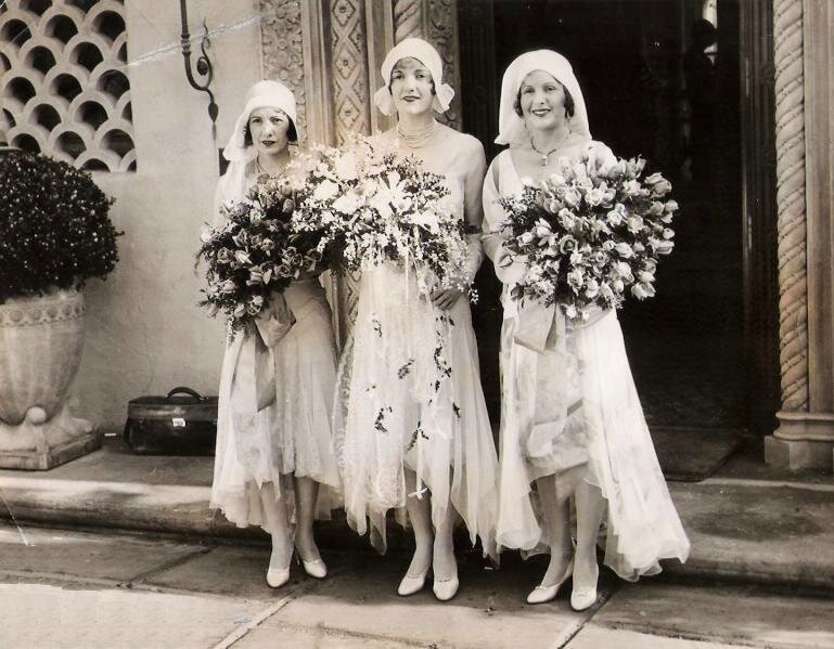 les soeurs Talmadge: Natalie, Constance et Norma, lors du second mariage de Constance