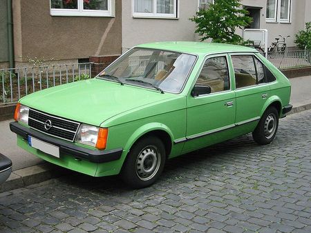 800px-Opel_kadett_d_1_v_sst