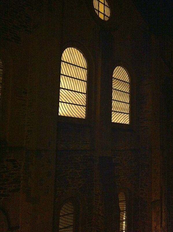 abbaye de Conques, vitraux de Pierre Soulages