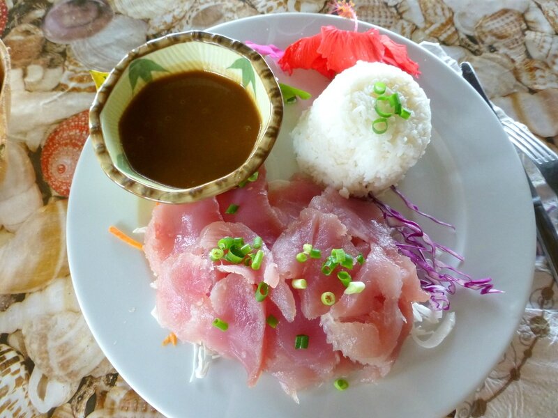 sashimi de thon a la tahitienne (la sauce est une tuerie)