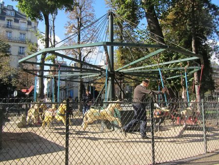 Résultat de recherche d'images pour "MANEGE A BRAS RANELAGH a paris"