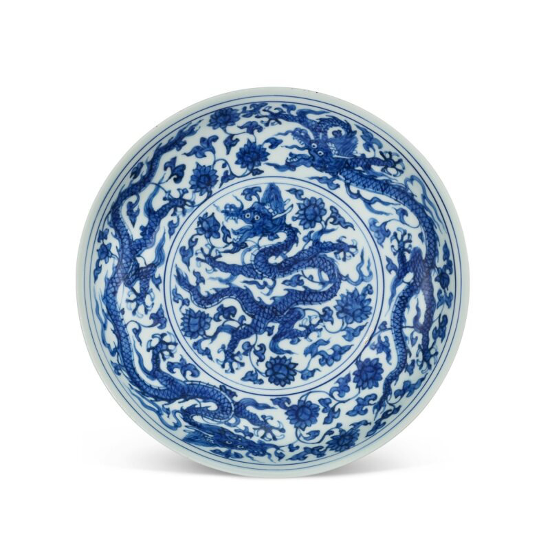 A blue and white 'dragon' dish, Mark and period of Zhengde (1506-1521)