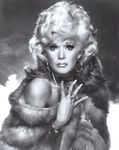 tv_1974_the_sex_symbol_connie_stevens_fur_2