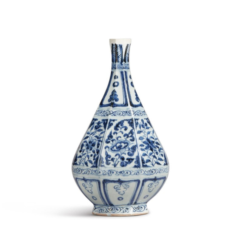A blue and white faceted pear-shaped vase, Yuan dynasty (1279-1368)