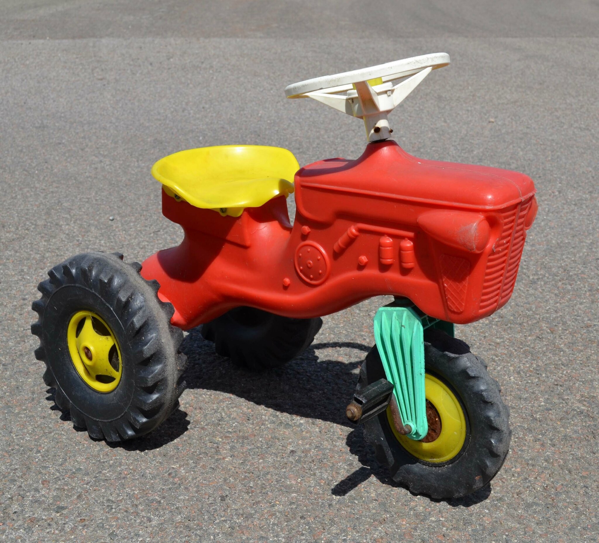 tracteur plastique pedale